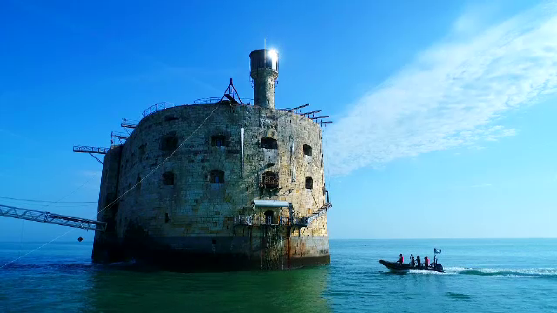 Românii iau cu asalt Fort Boyard! Vedetele trebuie să înfrunte pericolele ivite la fiecare pas