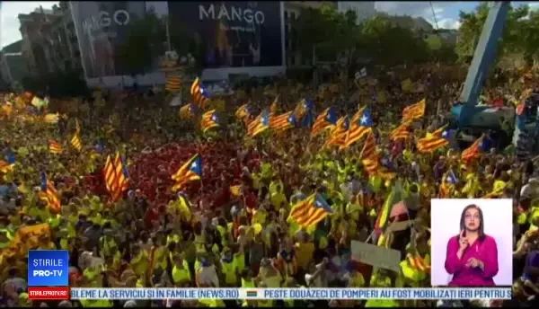 Referendum crucial în Spania. Mii de catalani așteaptă în ploaie deschiderea secțiilor de votare