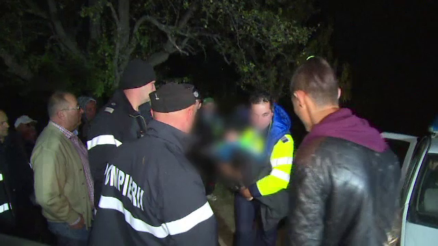 Copil de 3 ani, dispărut într-o livadă a bunicilor. Cum a fost găsit după 5 ore de căutări