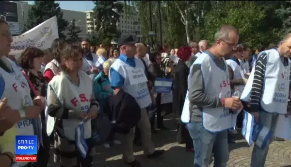 Protest al cadrelor didactice in Prahova. De ce spun că măririle de salarii sunt o păcăleală