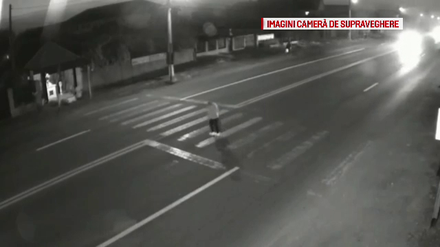 Tânăra de 17 ani, lovită de o maşină pe trecerea de pietoni. Starea în care a ajuns la spital