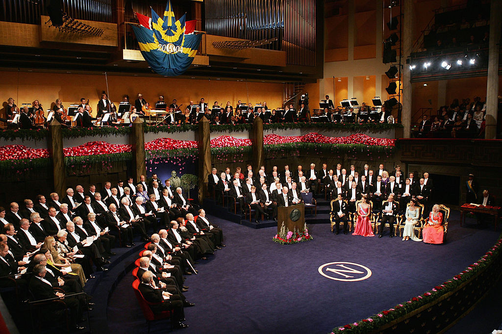 Trei membri ai Academiei Suedeze au demisionat în urma unui scandal sexual