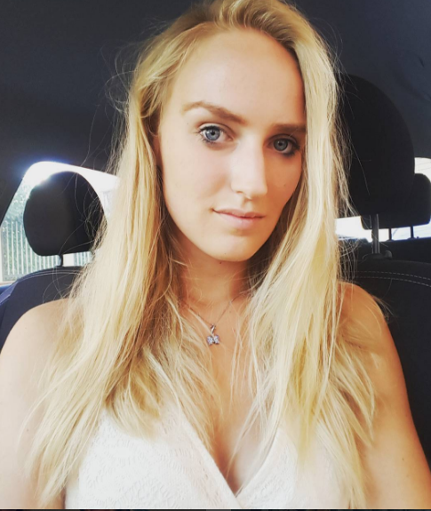 Fotografiile ei au ajuns viral datorită meseriei sale. Cine este tânăra