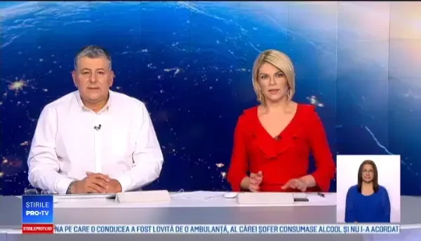 O maşină de poliţie, parcată lângă sediul instituţiei dintr-o comună din Bistriţa Năsăud, a luat foc