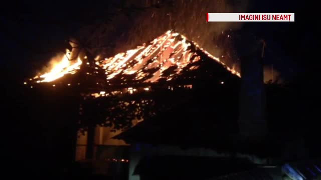 Incendiu uriaş la o gospodărie din Neamţ