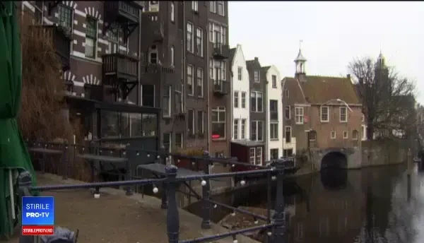 Situaţie disperată pentru 200 de români care lucrează în Olanda. Angajatorul dă vina pe statul român