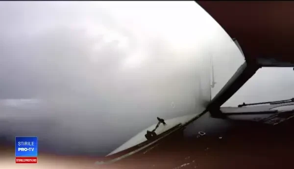 Încălzirea globală afectează zborurile cu avionul. Turbulenţele s-ar putea tripla