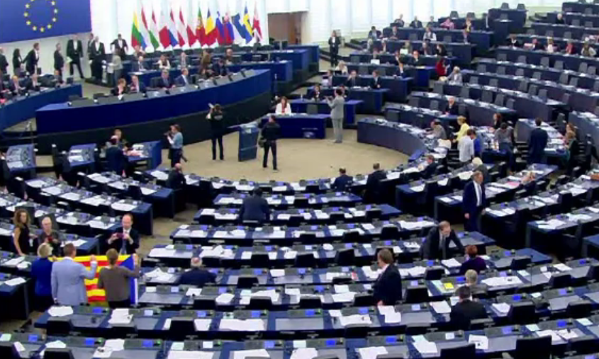 Reacția liderului Cataloniei, după mesajul Regelui. Steagul catalan, adus în PE