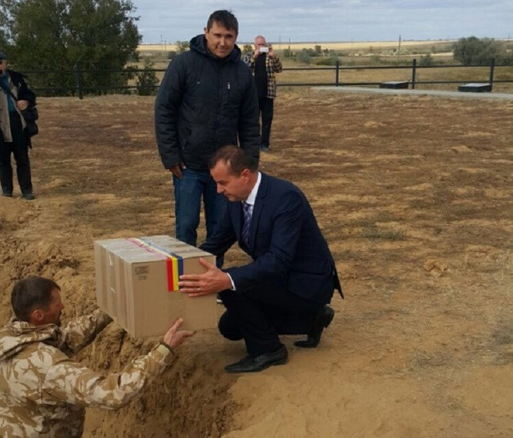 Eroii de la Stalingrad, îngropaţi în Rusia în cutii de carton. Ministrul Apărării a declanşat o anchetă