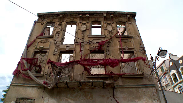 Românii preferă să își vândă clădirile aflate în paragină decât să le repare