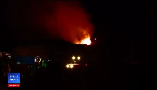 Incendiu de proporții la groapa de gunoi a Clujului după ce Ministrul Mediului a venit în inspecţie