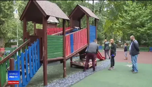 60 de parcuri funcționează din nou, deși reprezintă un pericol pentru copii