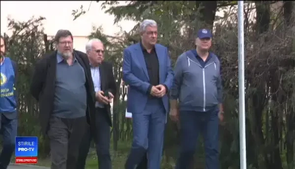 Guvernul nu renunţă la măsurile ce ar duce la scăderea tuturor salariilor şi chiar vrea taxe noi