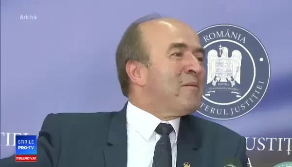 Ministrul Justiției dă un pas înapoi. Toader se gândește să nu treacă Inspecția Judiciară în subordinea sa