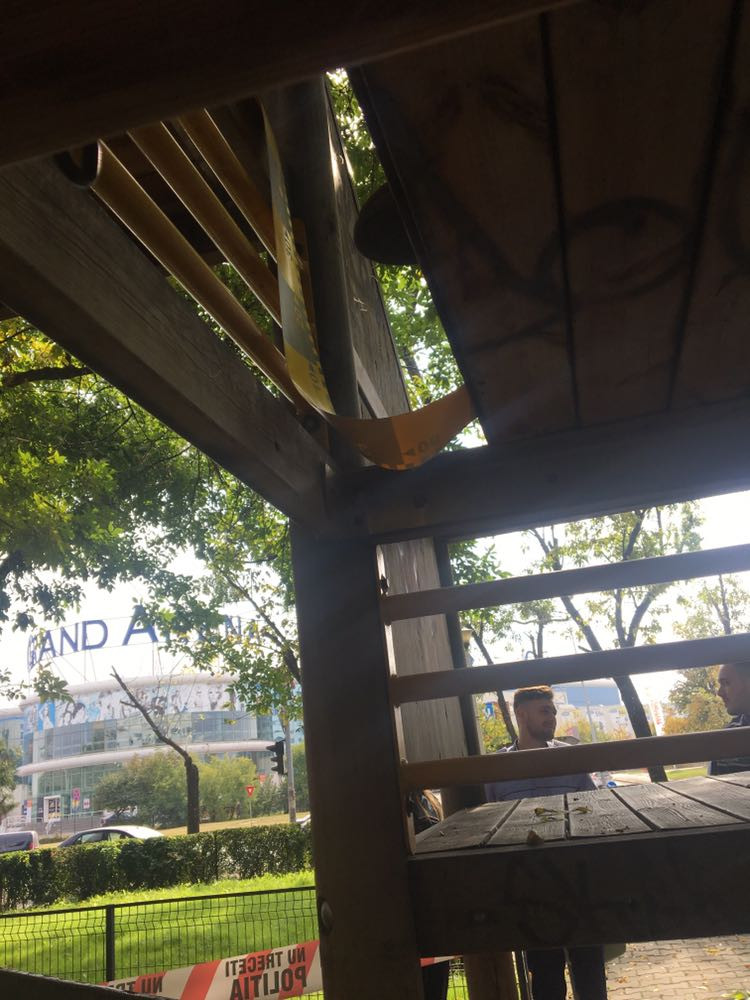 Fetiță de 2 ani, rănită la cap la un loc de joacă din București. Reacția primăriei