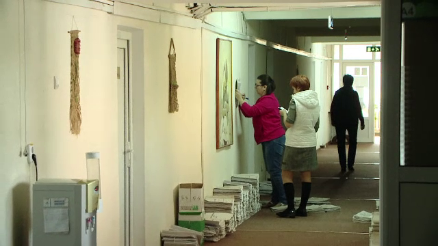 Și-au mărit atât de mult salariile încât au golit deja bugetul. Ce soluții au primăriile