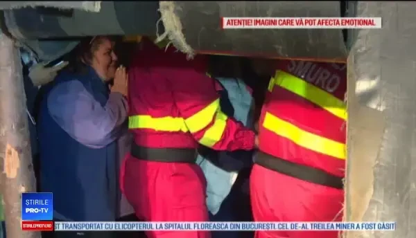 Minerii blocați în subteran, în Mina Lupeni: doi au fost scoși în viață, al treilea a fost găsit mort