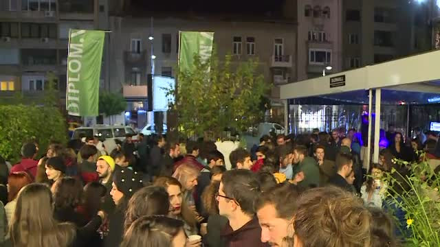 Noaptea Albă a galeriilor. Un designer a venit cu un model de vagon de tren