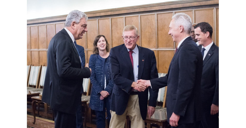 Ambasadorul SUA, discuţie cu premierul Tudose. Au participat şi congresmeni americani