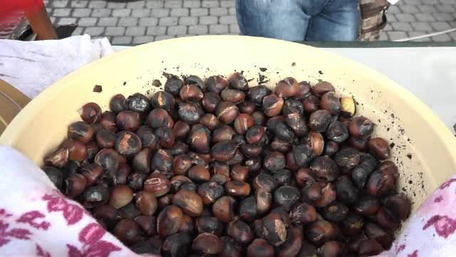 Festivalul Castanelor: boala care a nimicit fructele anul trecut a fost tratată