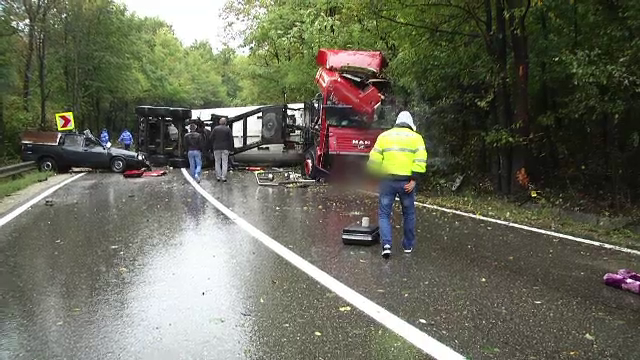 Accident mortal, după ce șoferul unui TIR a pierdut controlul volanului