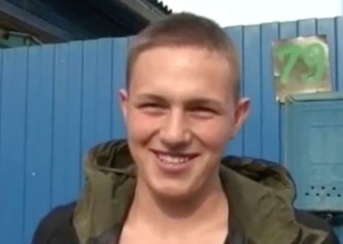 Un urs brun a atacat pe stradă un elev rus. Ce a urmat