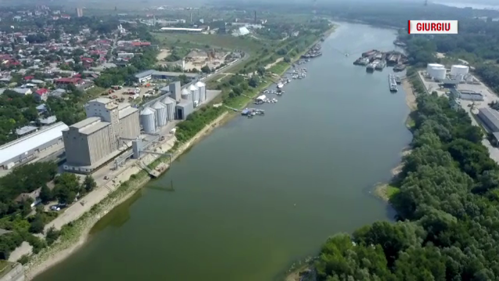 Dragajul Dunării, un lux. Navele, obligate să ocolească: un drum de 4 ore îl fac în 3 zile