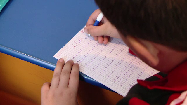 Terapiile gratuite pentru copiii cu sindrom Down ar putea fi sistate