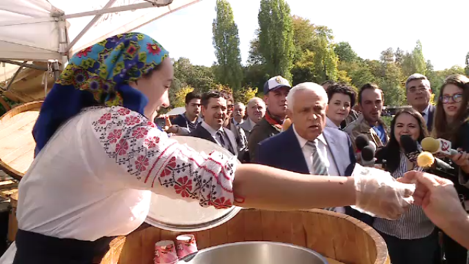 Ministrul Daea, despre conflictul Tudose-Dragnea: “Luati dovleac copt cu gheata"