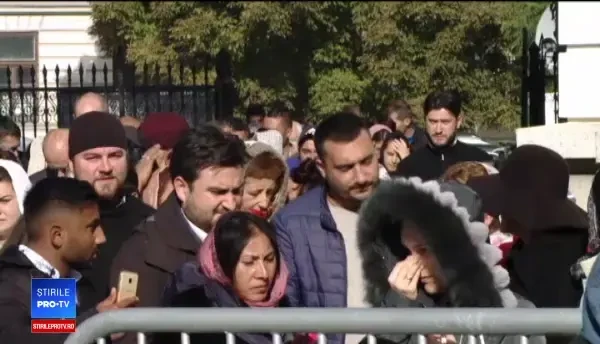 Trei credincioși prezenți la moaștele Sfintei Parascheva, transportați la spital