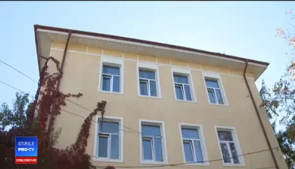 Angajații care vin la muncă fără să fie plătiți de 9 luni și fără să aibă de lucru