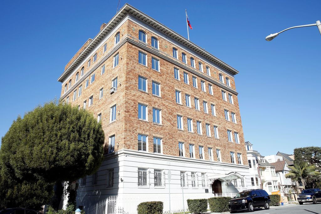 Conflict diplomatic ruso-american. Steagul Rusiei, înlăturat de autoritățile din SUA