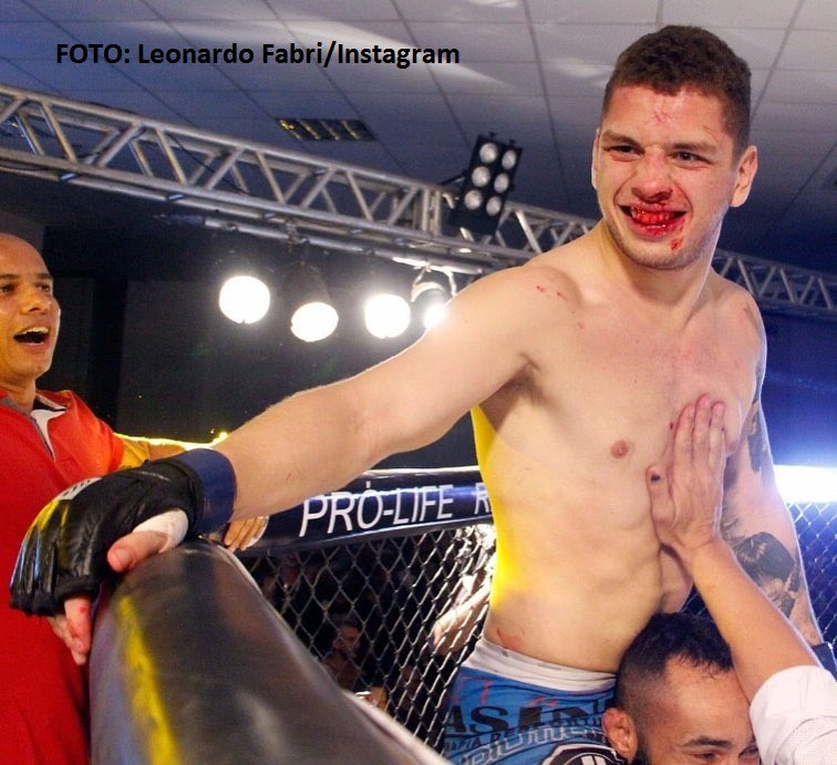 A mers cu prietena să vadă o gală MMA şi a câştigat campionatul. A cerut-o apoi de nevastă