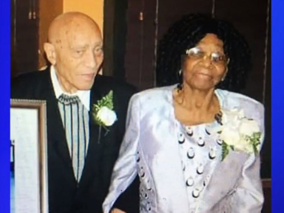 Un bătrân a murit în timp ce îi era jefuită casa. Ce suspectează anchetatorii