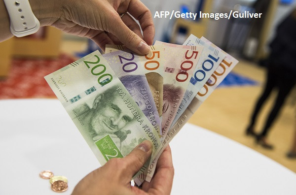 Lovitură pentru bănci în țara din UE care a renunțat la bani. De ce nu se poate trăi fără cash