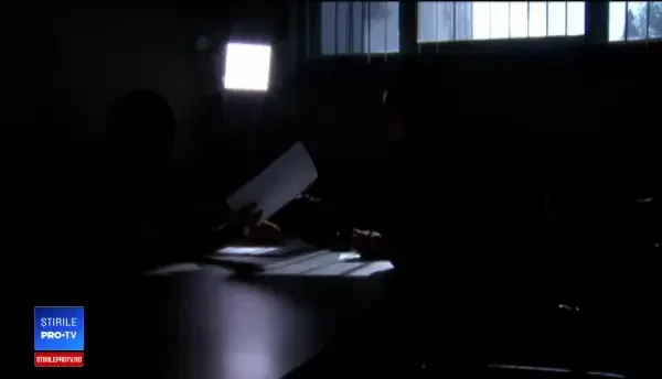 ”Dama cu camelii”, metoda prin care cămătarii de lux din Capitală au pus mâna pe 46 de case