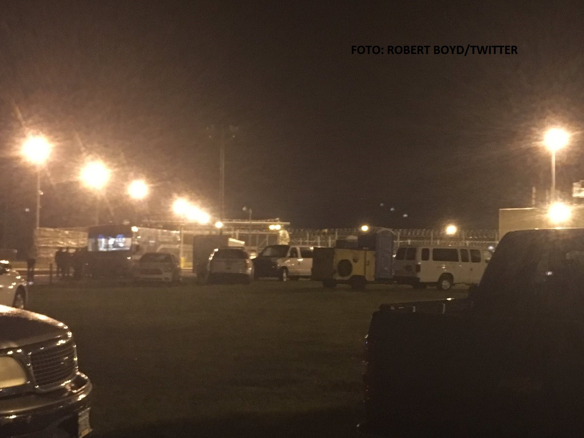 Tentativă de evadare sângeroasă într-o închisoare din SUA: 2 gardieni, ucişi pe loc