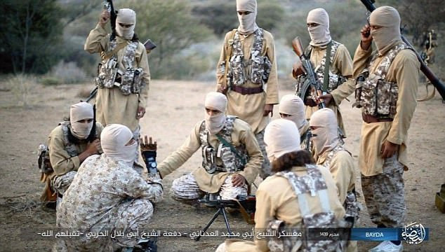 Cel mai dureros antrenament suportat de teroriștii Statului Islamic: lovitura între picioare