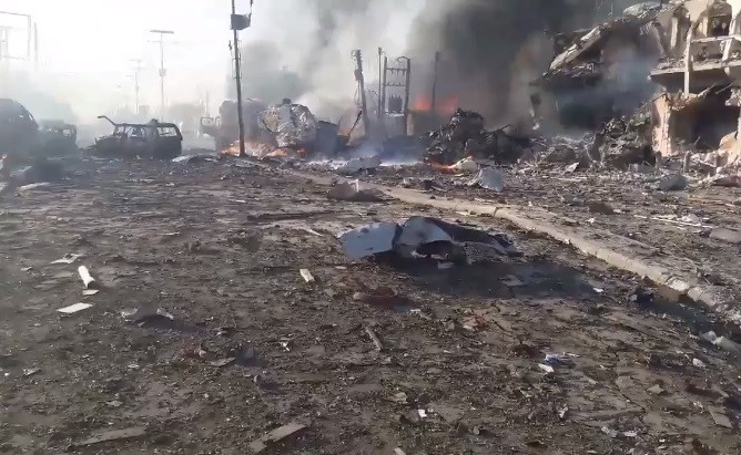 Cel puţin 30 de morţi după explozia a două maşini capcană la Mogadishu. VIDEO
