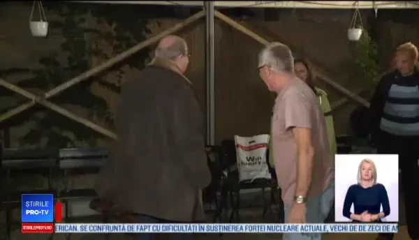 Ambasadorul Marii Britanii la Bucureşti, noapte sub cerul liber alături de oamenii străzii