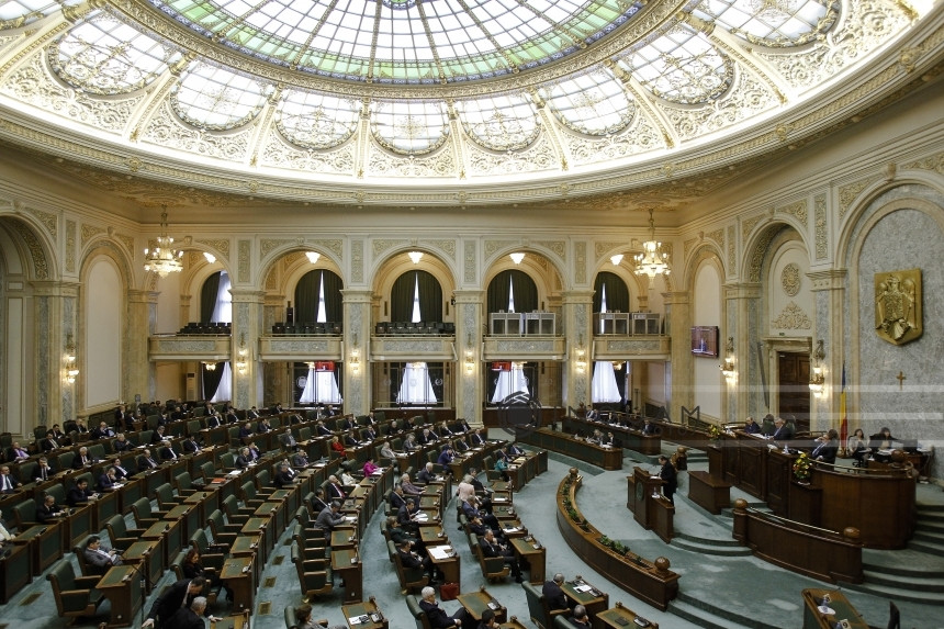 Reducerea numărului de parlamentari votată în 2009 a trecut acum de Senat
