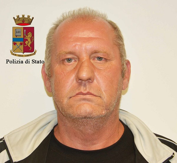 Şofer român beat, prins în Sicilia cu o cantitate record de droguri