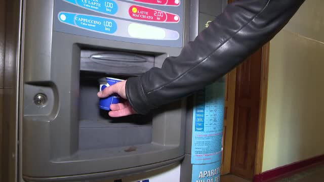 Instituțiile în care vor fi interzise automatele de cafea sau băuturi dulci