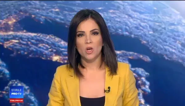 Doi tineri, filmați în timp ce iau un portofel uitat în Autogara din Dej