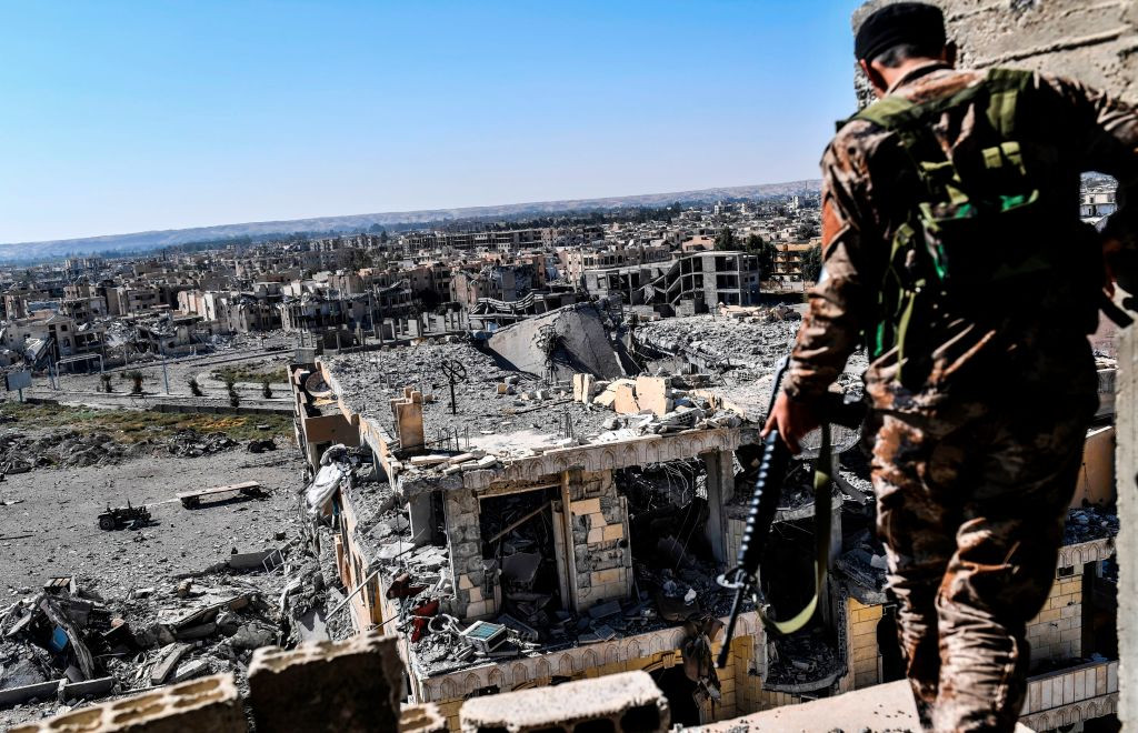 BBC: Înțelegere secretă: jihadiștii ISIS, ajutați să evadeze din Raqqa