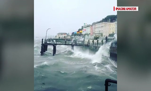 Comunitățile de români din Marea Britanie, afectate de Uraganul Ophelia