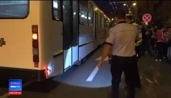 Două fetițe din Baia-Mare, spulberate de un autobuz pe trecerea de pietoni. Mărturia șoferului