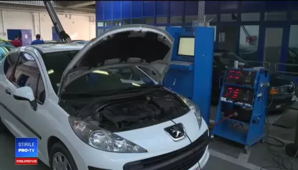 Aglomerație la Registrul Auto. Șoferii cu mașini aduse din străinătate se tem de un nou impozit