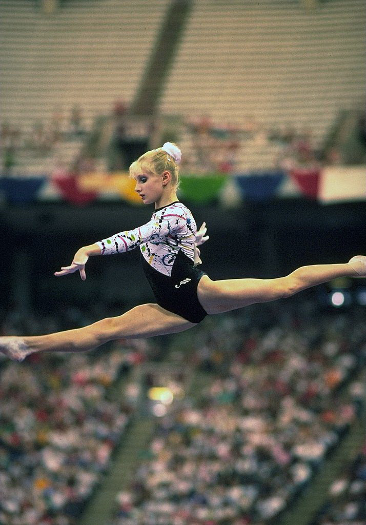 O fostă gimnastă olimpică spune că a fost violată la 15 ani de un coleg, campion. ”Tu eşti monstrul”