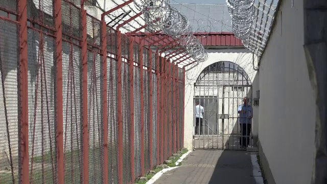 Rețeta pentru libertate a infractorilor români eliberați pe cauțiune